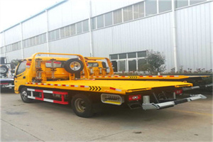 开远附近拖车救援搭电